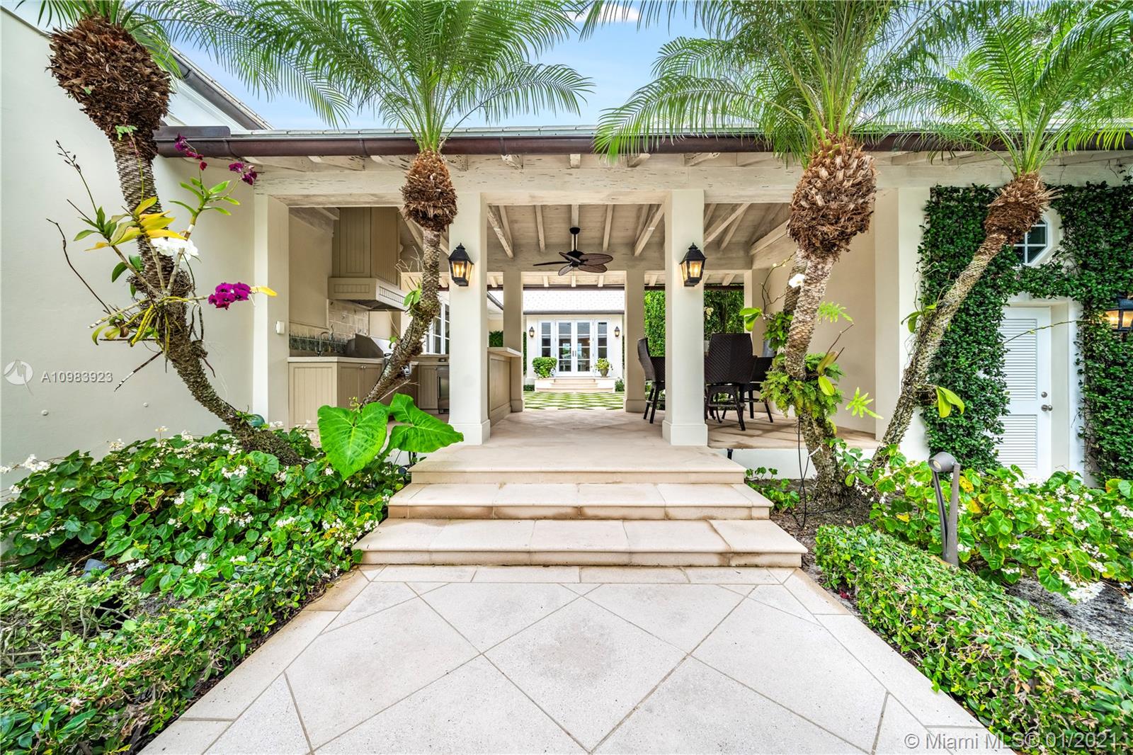 MC LOUTH - Residential