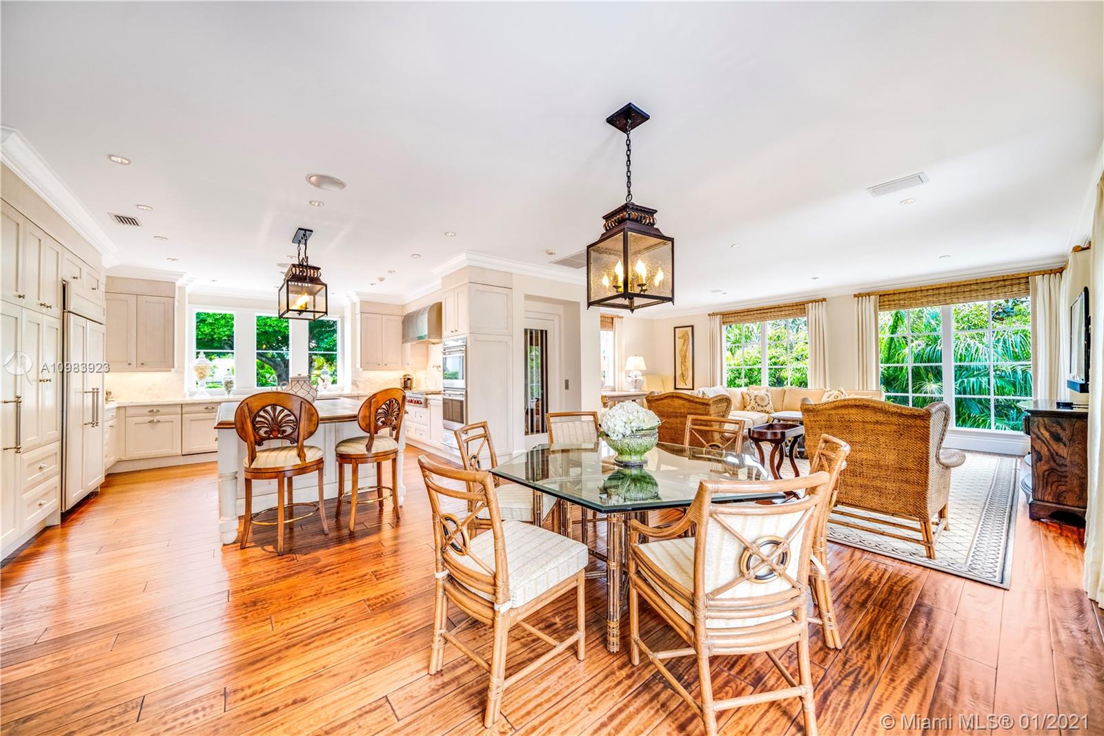 MC LOUTH - Residential