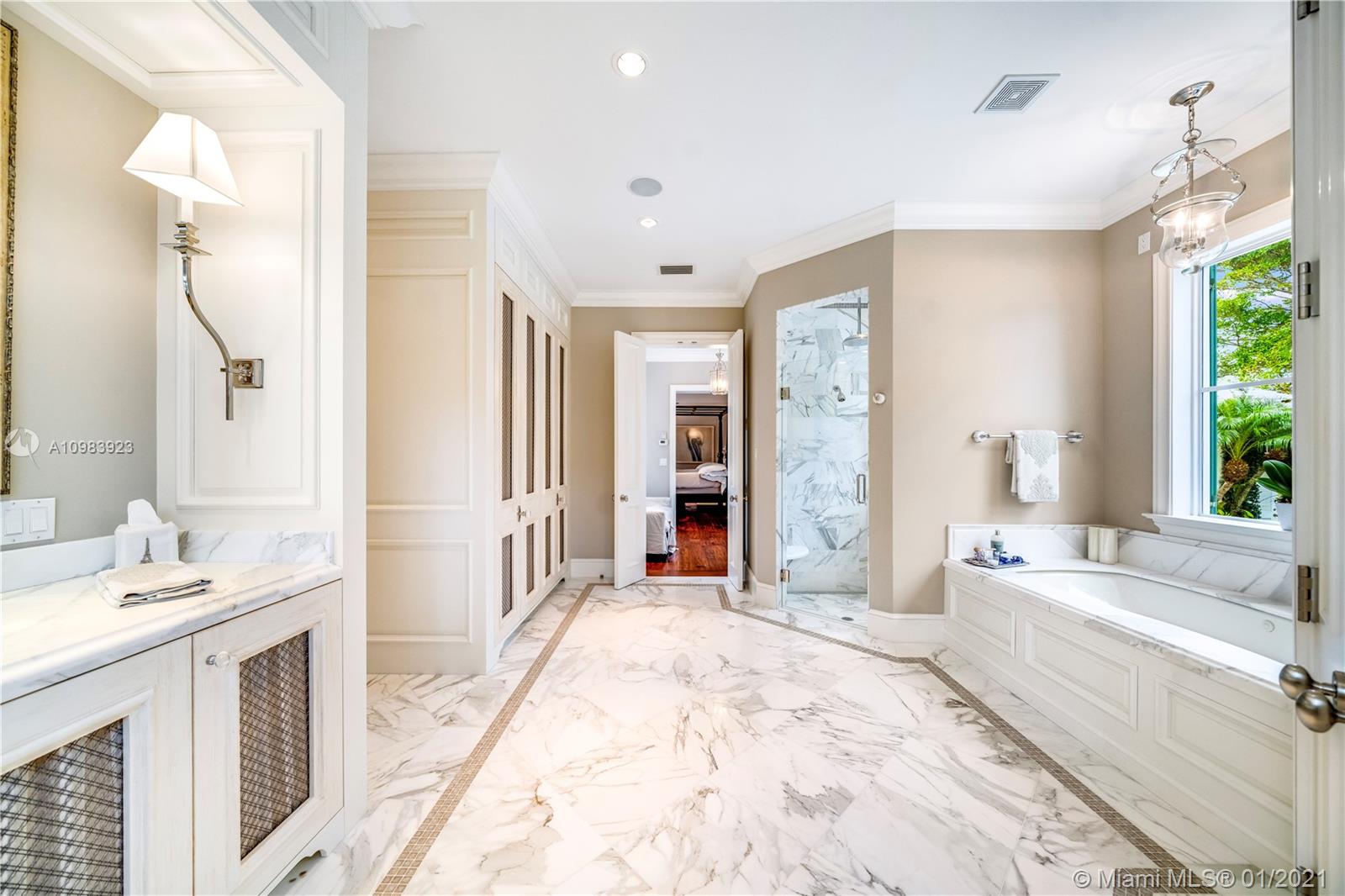 MC LOUTH - Residential
