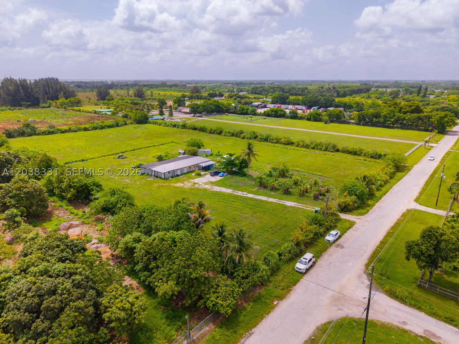 Excellent opportunity to lease 5 acres of land in a growing and highly desirable area. This property offers ample space, privacy, and easy access, making it ideal for agricultural activities, recreational use, equipment storage, or temporary projects. The land is flat and fully usable, with convenient access from main roads and nearby utilities, including water and electricity. Please note that a portion of the property is currently occupied by an existing tenant who must remain on the premises throughout the lease term. Don't miss this opportunity to secure a versatile property in a strategic location. Contact us today for more information or to schedule a showing.