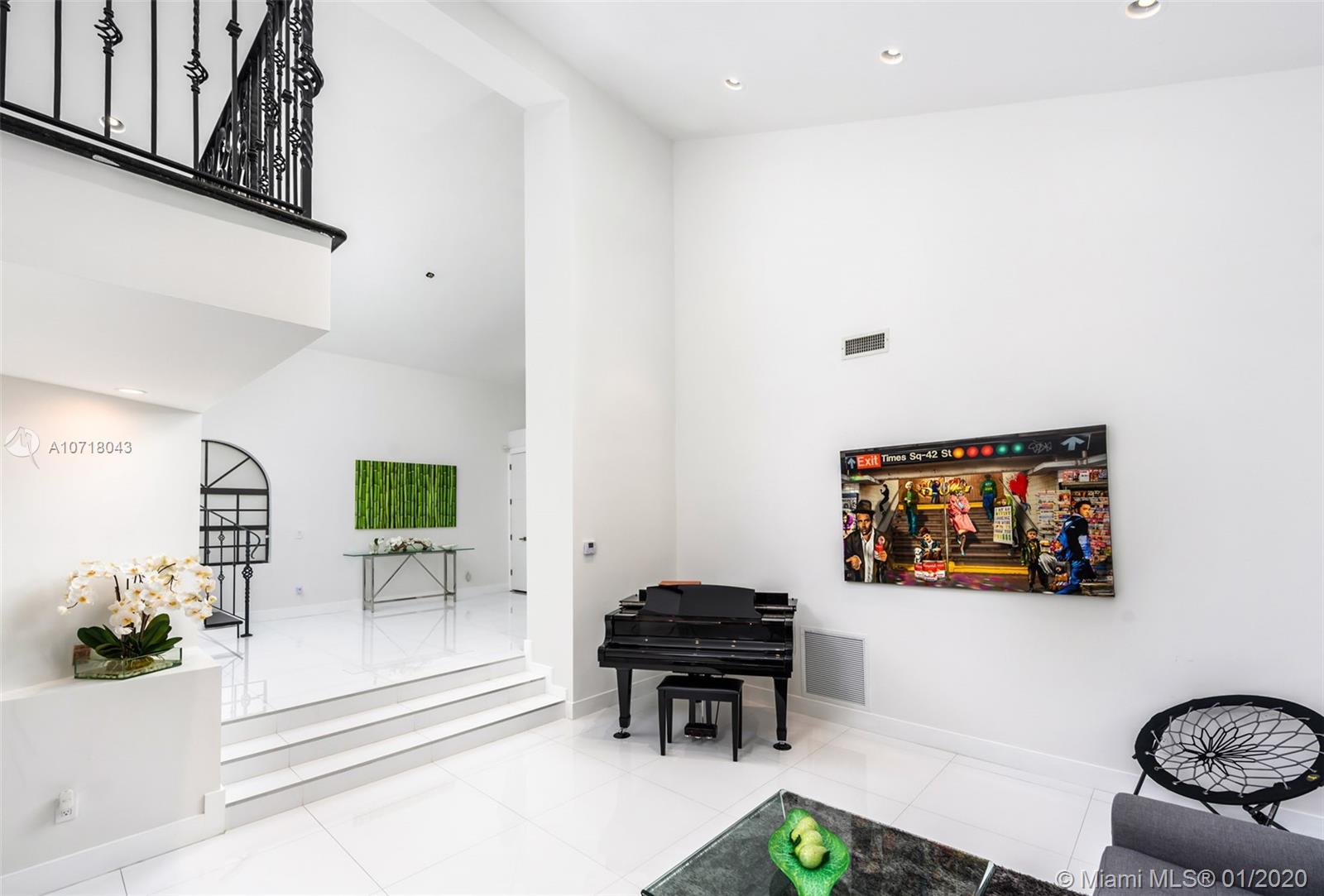 GOLDEN BEACH SEC E - Residential
