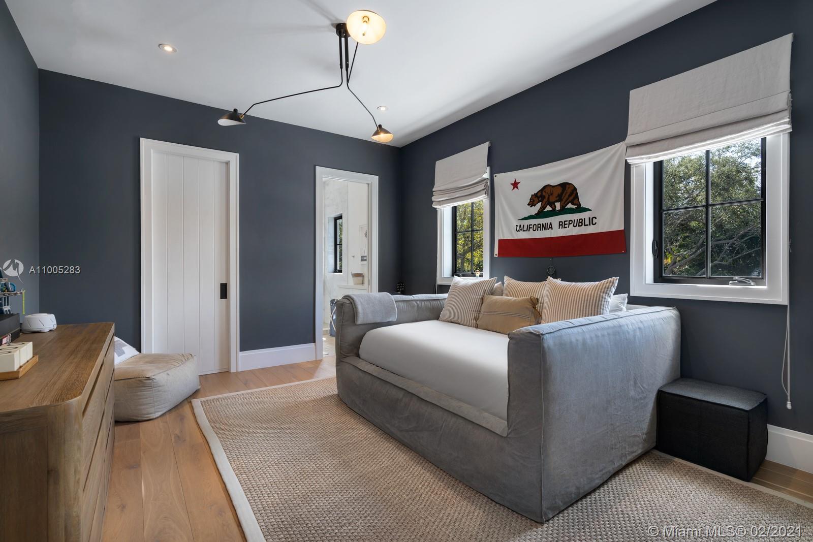 PARKWAY HOMESITES - Residential