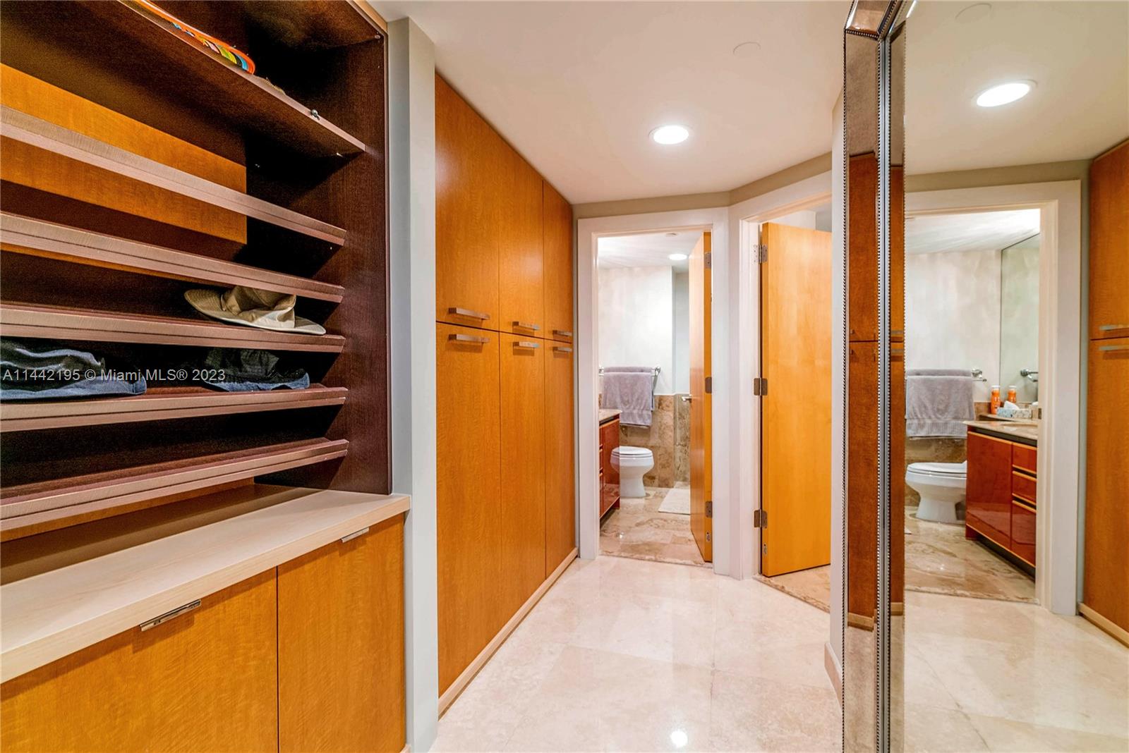 IL VILLAGGIO ON SOUTH BEA - Residential