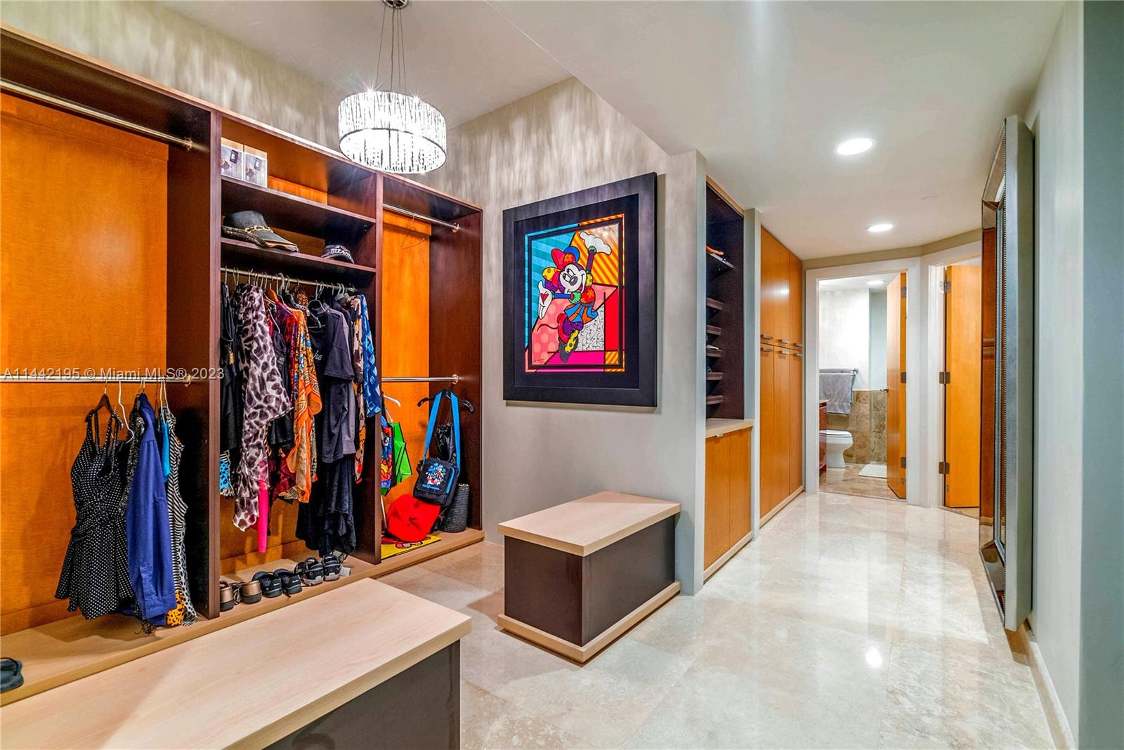 IL VILLAGGIO ON SOUTH BEA - Residential