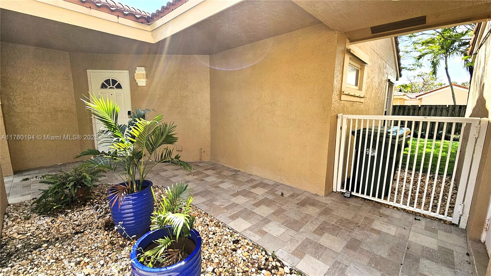 COUNTRY ISLES GARDEN HOMES - Residential Lease