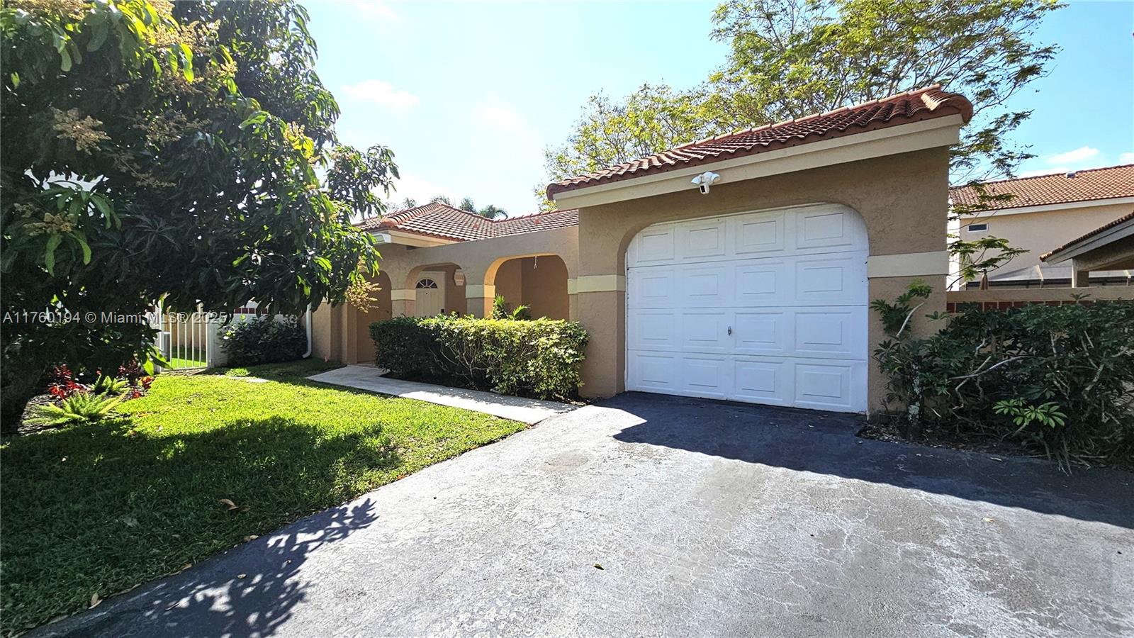 COUNTRY ISLES GARDEN HOMES - Residential Lease