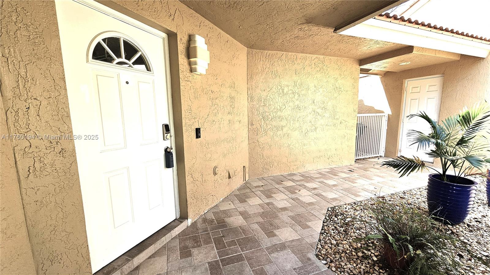 COUNTRY ISLES GARDEN HOMES - Residential Lease