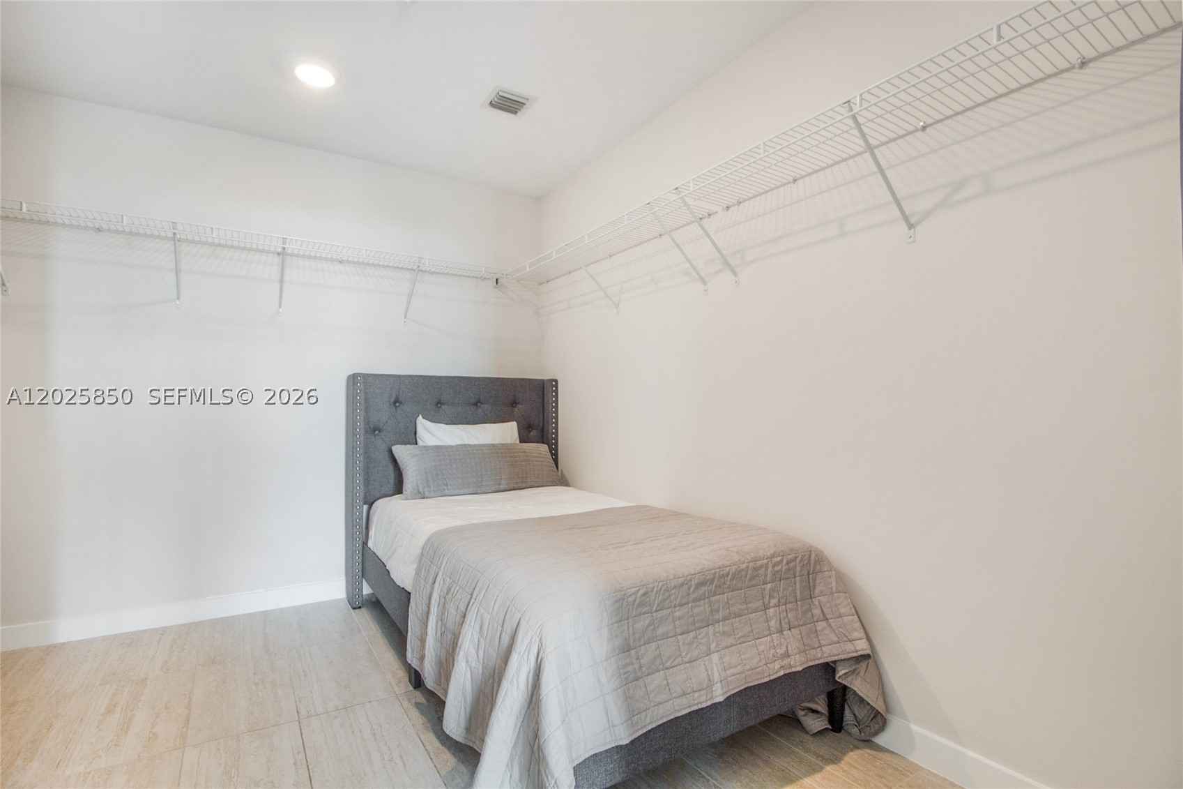 QUADRO CONDO - Residential