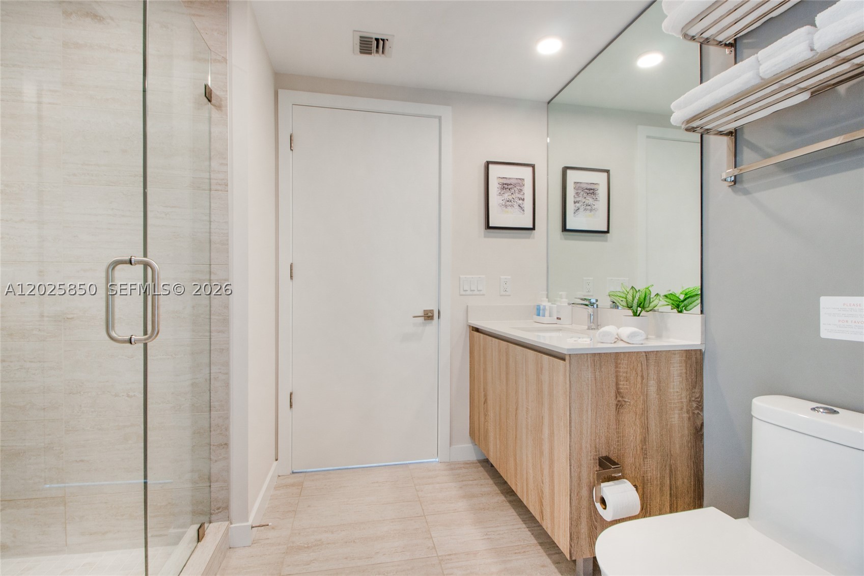 QUADRO CONDO - Residential