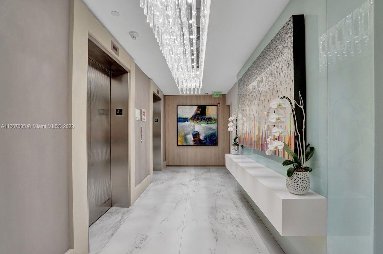SOUTH TOWER AT THE POINT - Residential