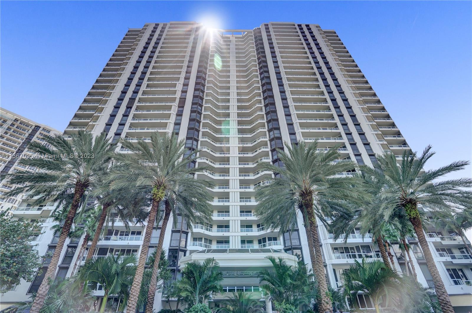 SOUTH TOWER AT THE POINT - Residential