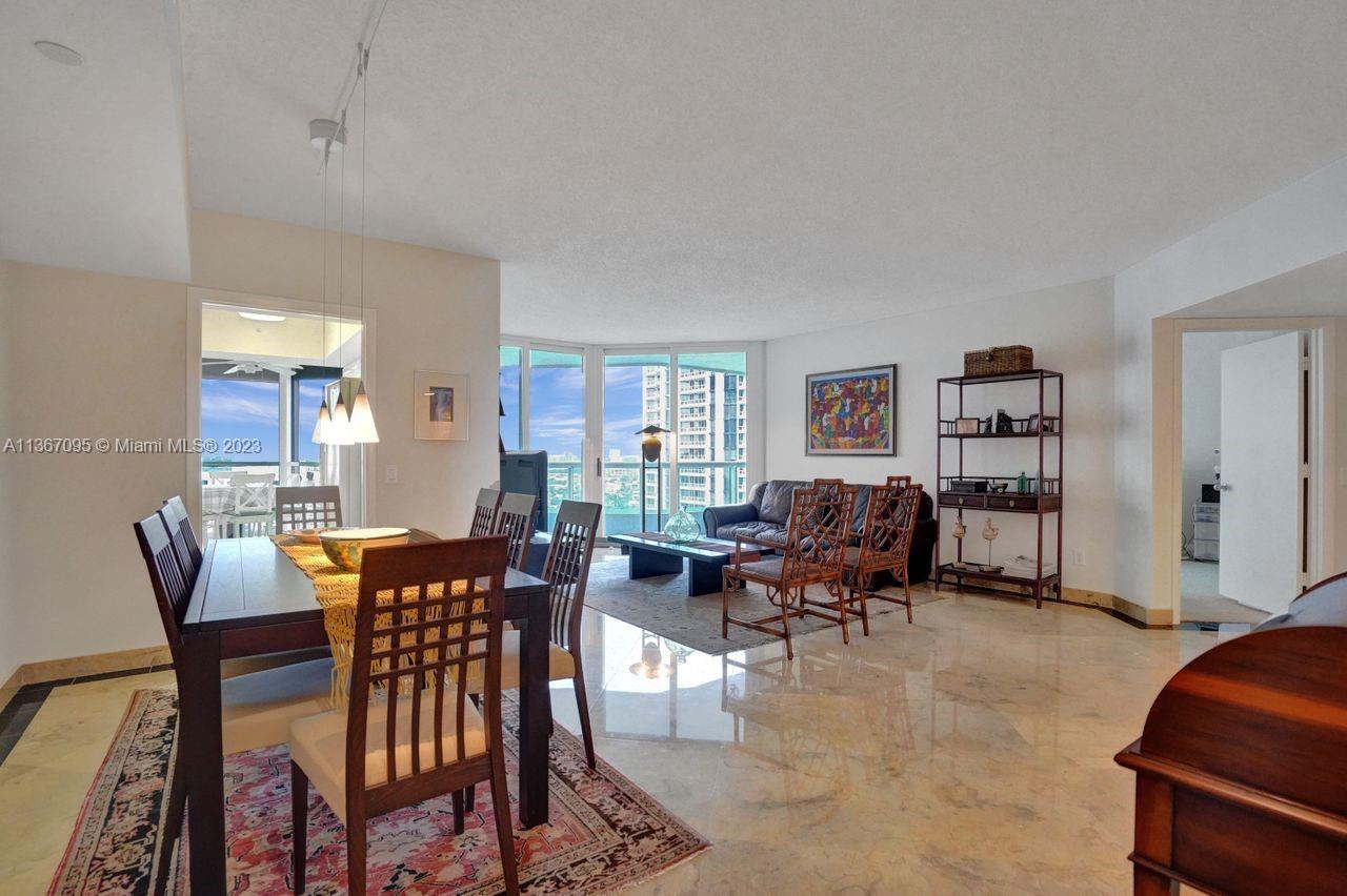 SOUTH TOWER AT THE POINT - Residential