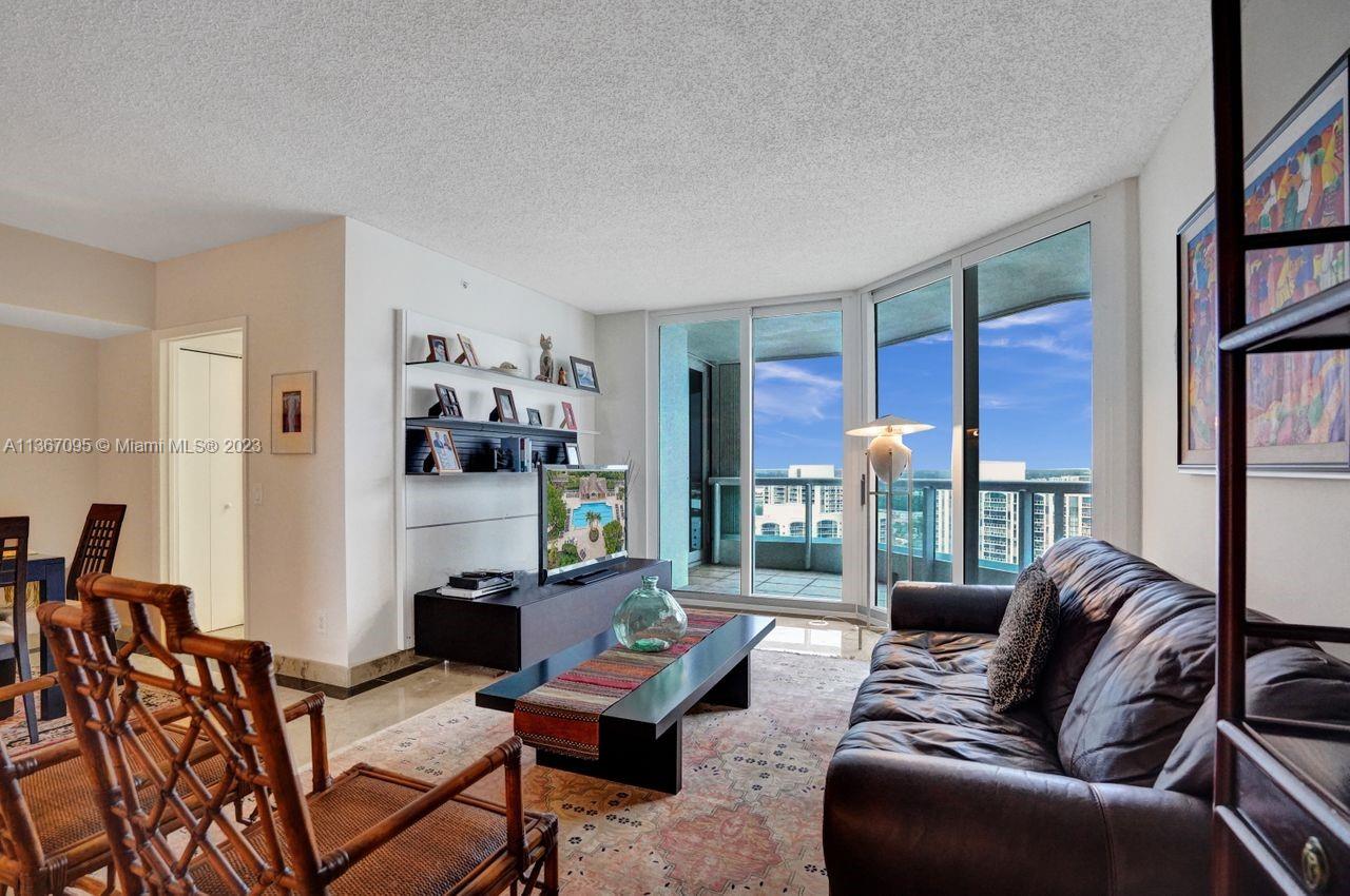 SOUTH TOWER AT THE POINT - Residential