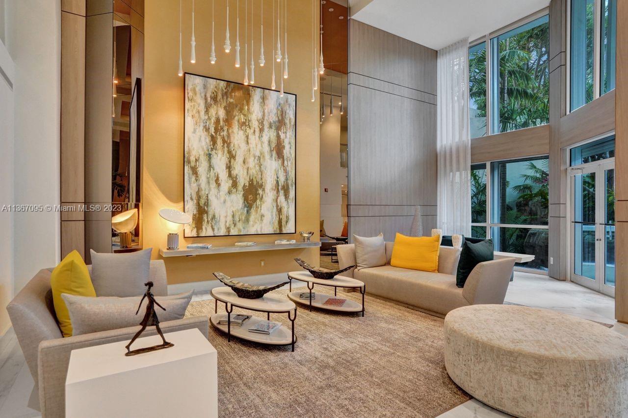 SOUTH TOWER AT THE POINT - Residential
