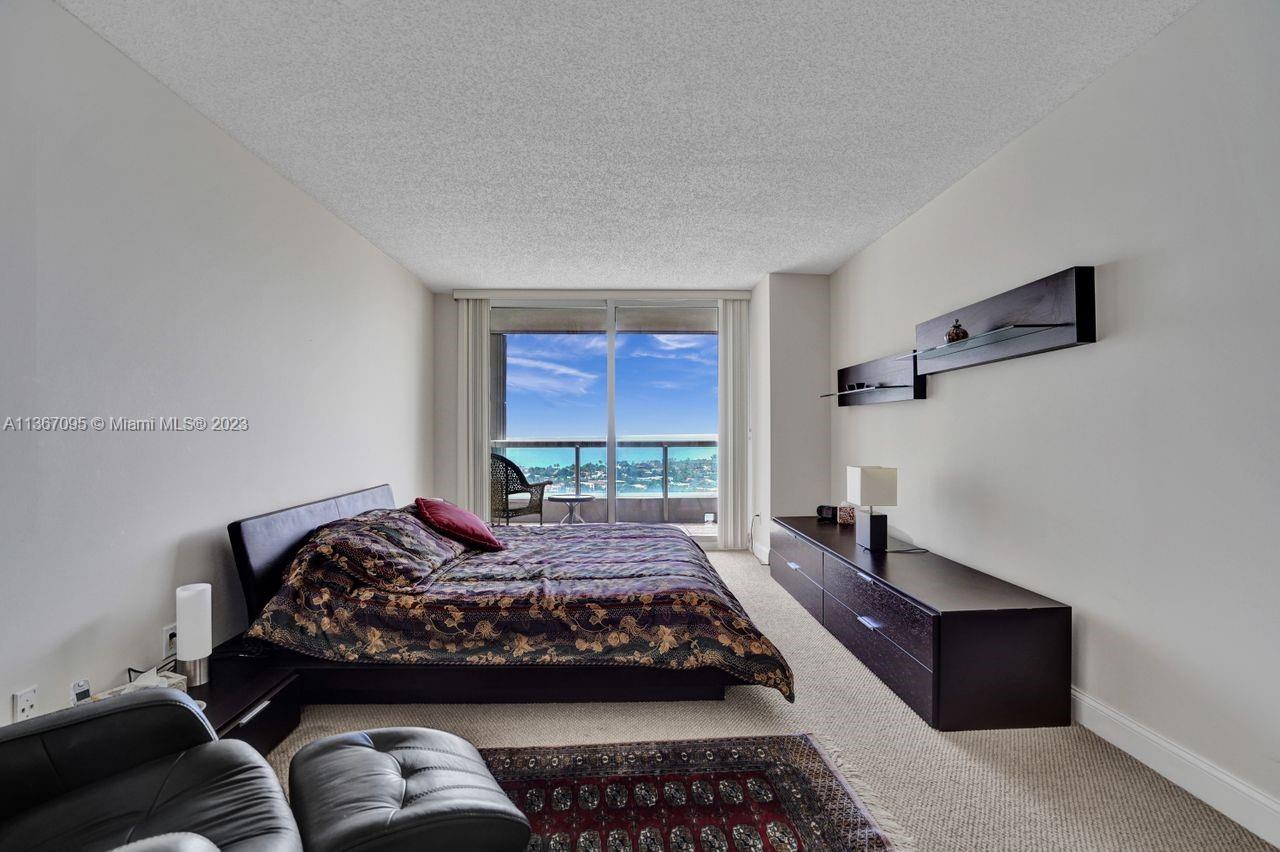 SOUTH TOWER AT THE POINT - Residential