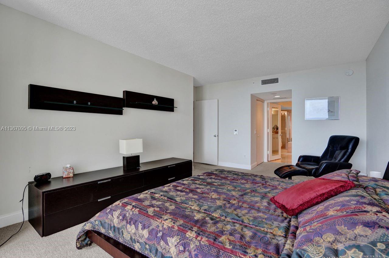 SOUTH TOWER AT THE POINT - Residential
