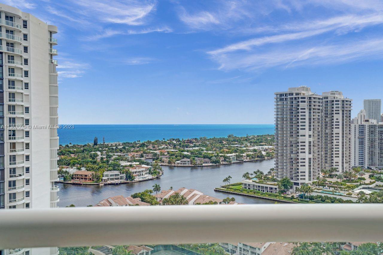 SOUTH TOWER AT THE POINT - Residential
