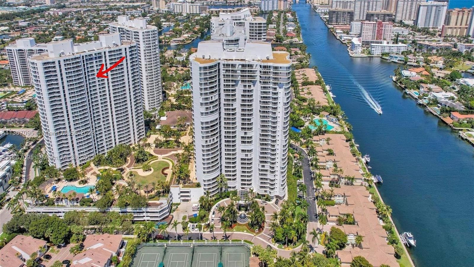 SOUTH TOWER AT THE POINT - Residential