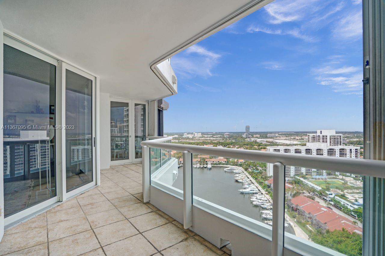 SOUTH TOWER AT THE POINT - Residential