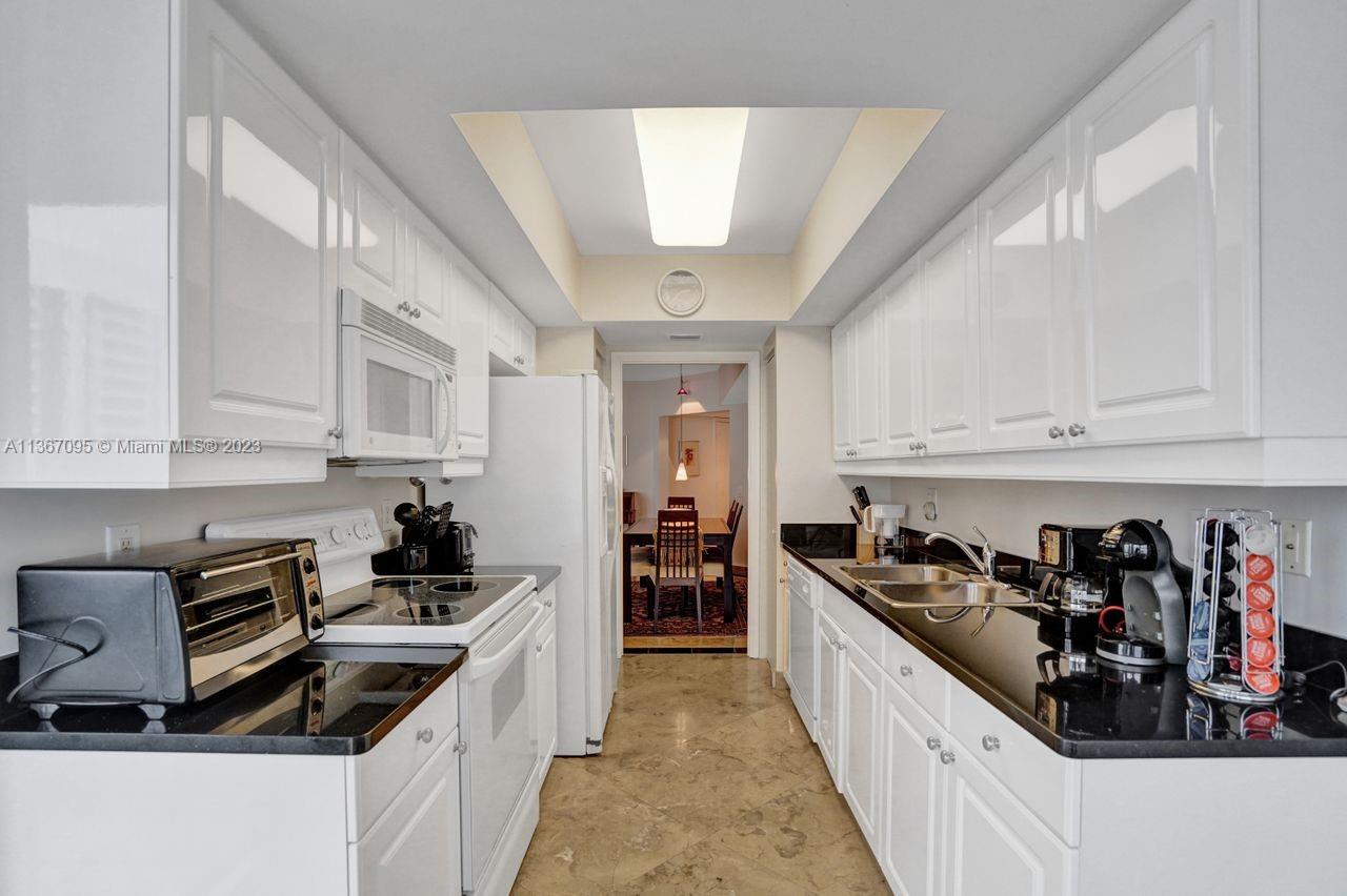 SOUTH TOWER AT THE POINT - Residential