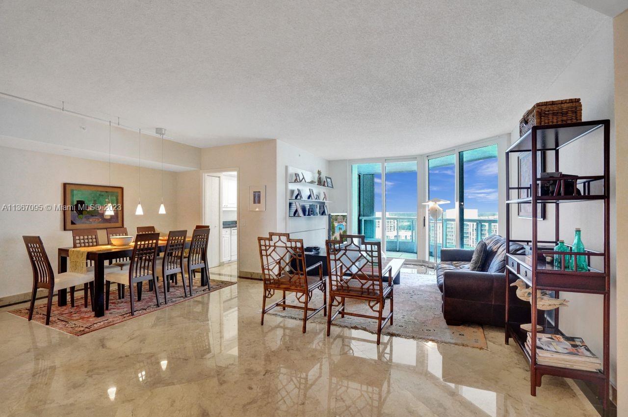 SOUTH TOWER AT THE POINT - Residential