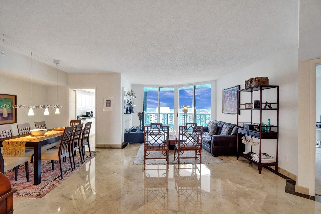 SOUTH TOWER AT THE POINT - Residential