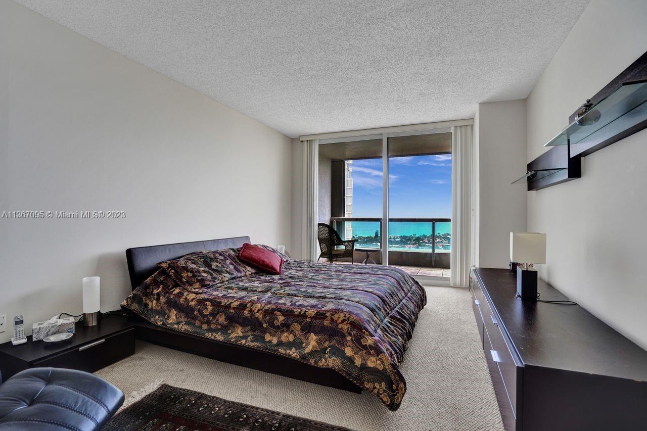 SOUTH TOWER AT THE POINT - Residential