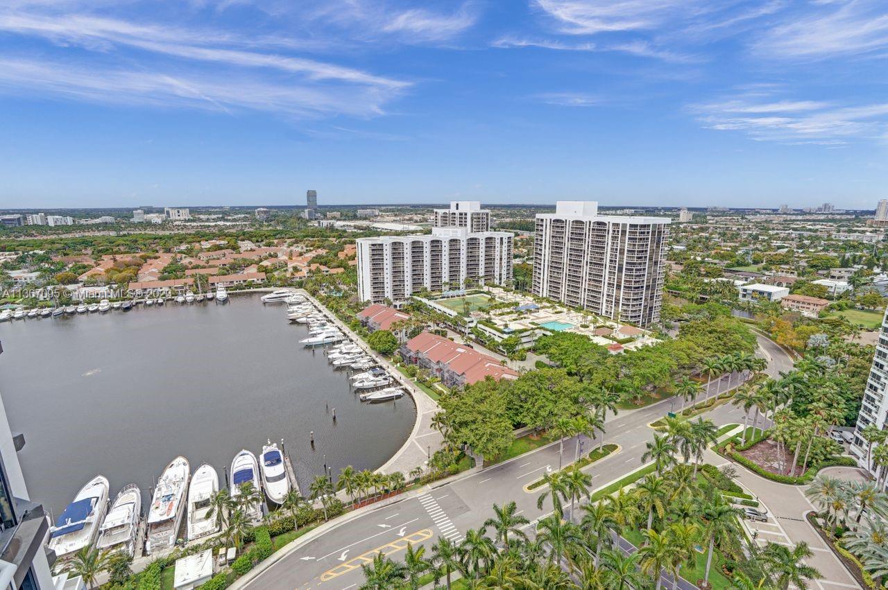 SOUTH TOWER AT THE POINT - Residential