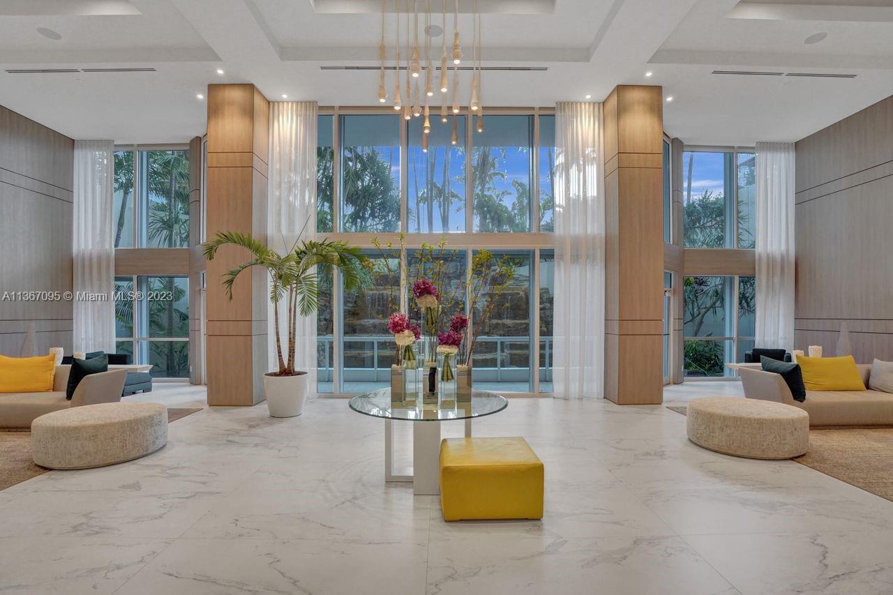 SOUTH TOWER AT THE POINT - Residential