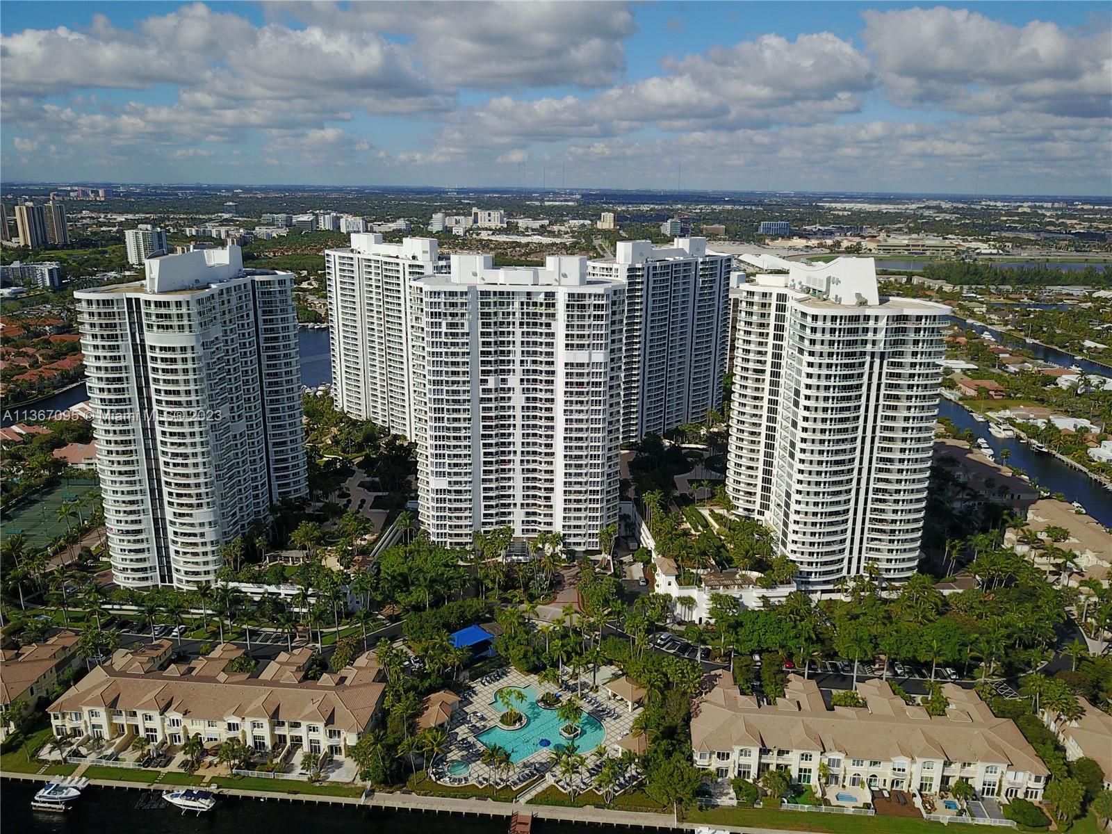SOUTH TOWER AT THE POINT - Residential