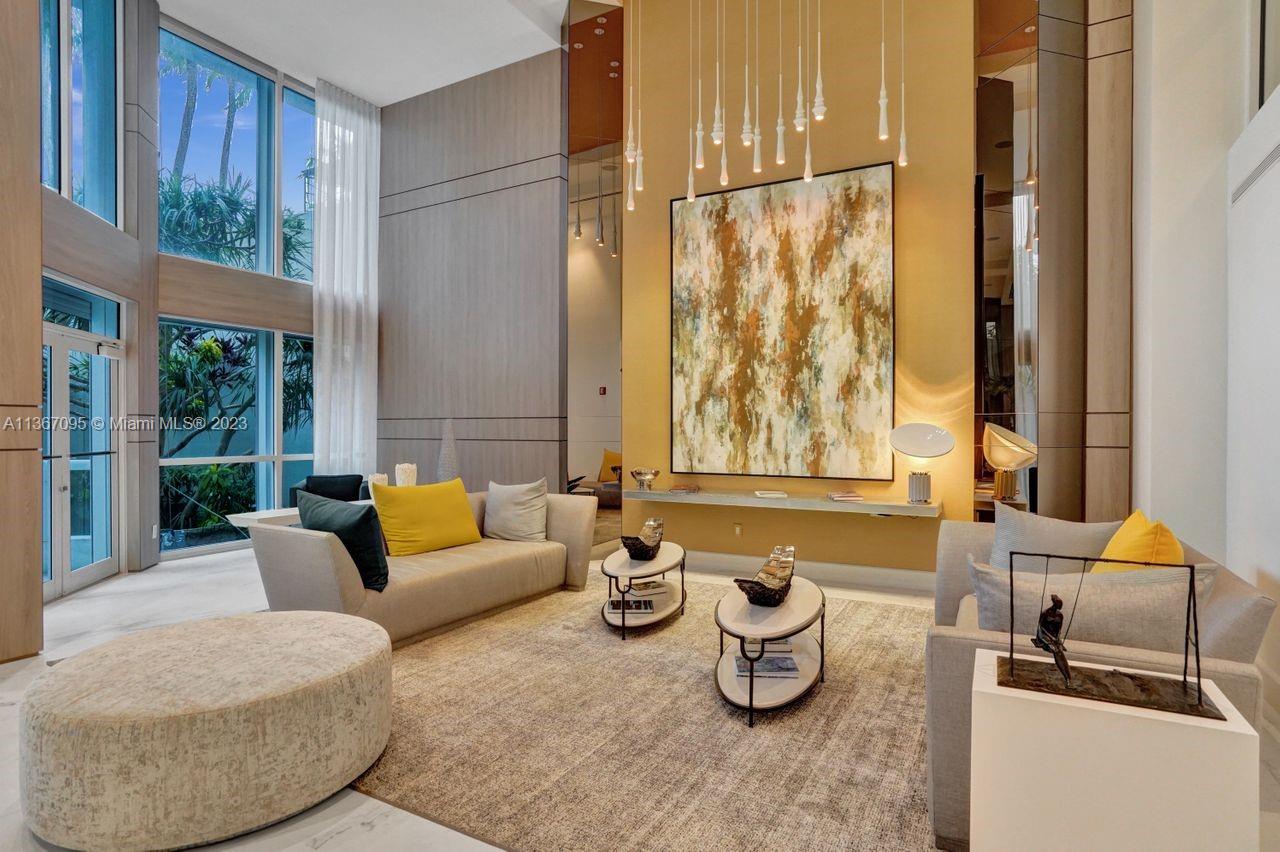 SOUTH TOWER AT THE POINT - Residential