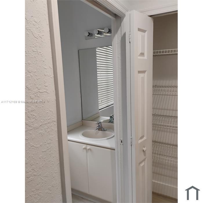 SHOMA TOWNHOMES AT KEYSCO - Residential Lease