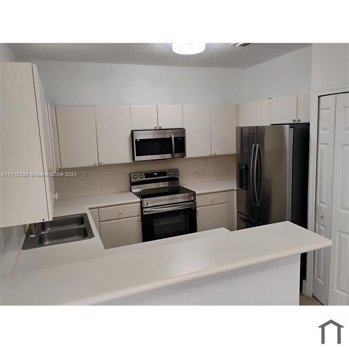 SHOMA TOWNHOMES AT KEYSCO - Residential Lease