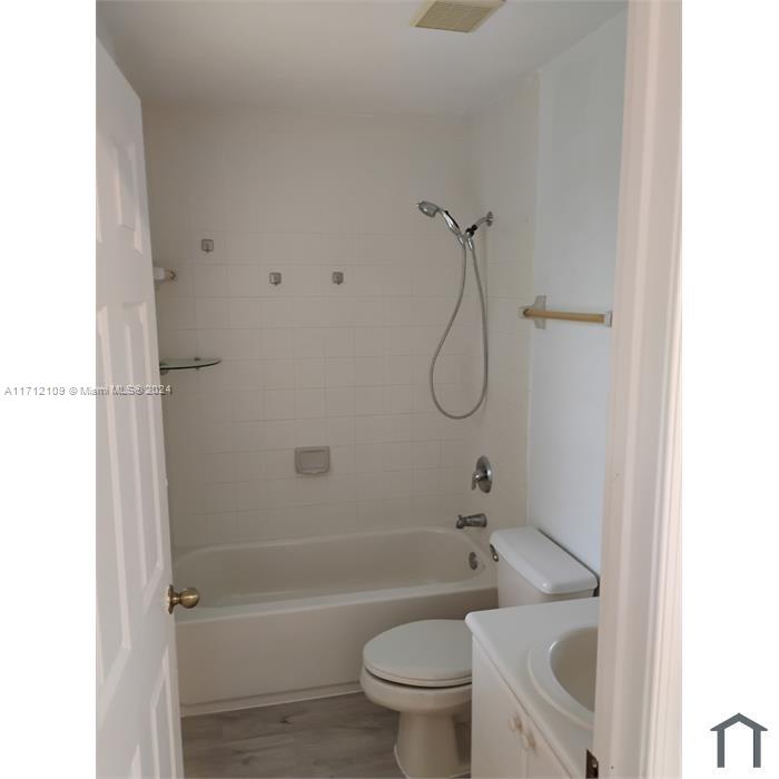 SHOMA TOWNHOMES AT KEYSCO - Residential Lease