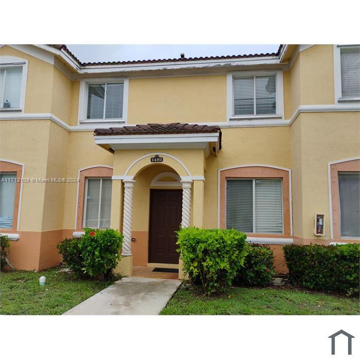 renovated townhouse with stainless steel appliances keys cove association

Renovated townhouse with stainless steel appliances. New refrigerator, stove, dishwasher. tile flooring, second floor has the three bedrooms, washer and dryer. association offers pool, gym, gazebo, security surveillance 24 hours.