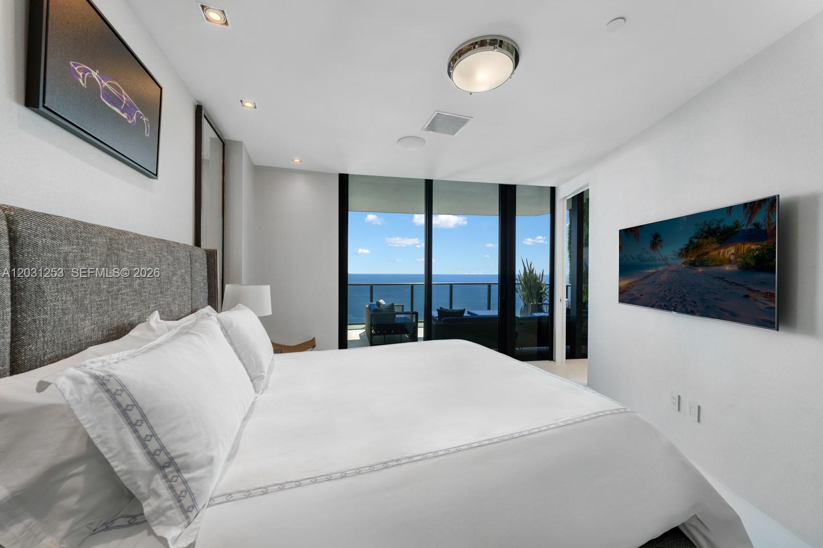 18555 COLLINS AVENUE COND - Residential