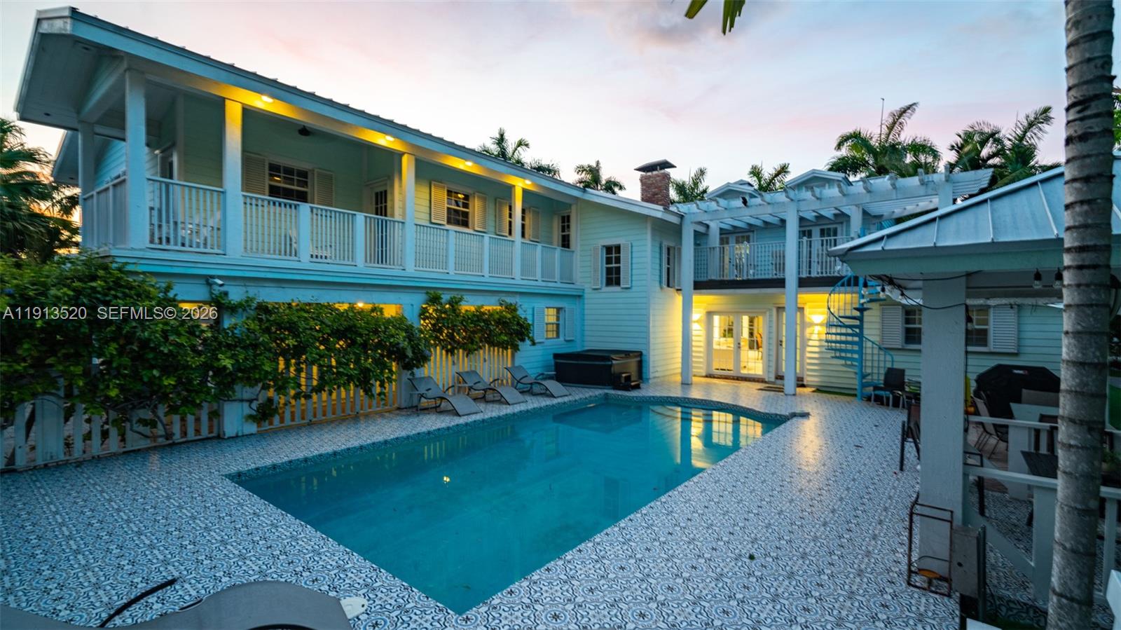 HOLLYWOOD LAKES SECTION - Residential