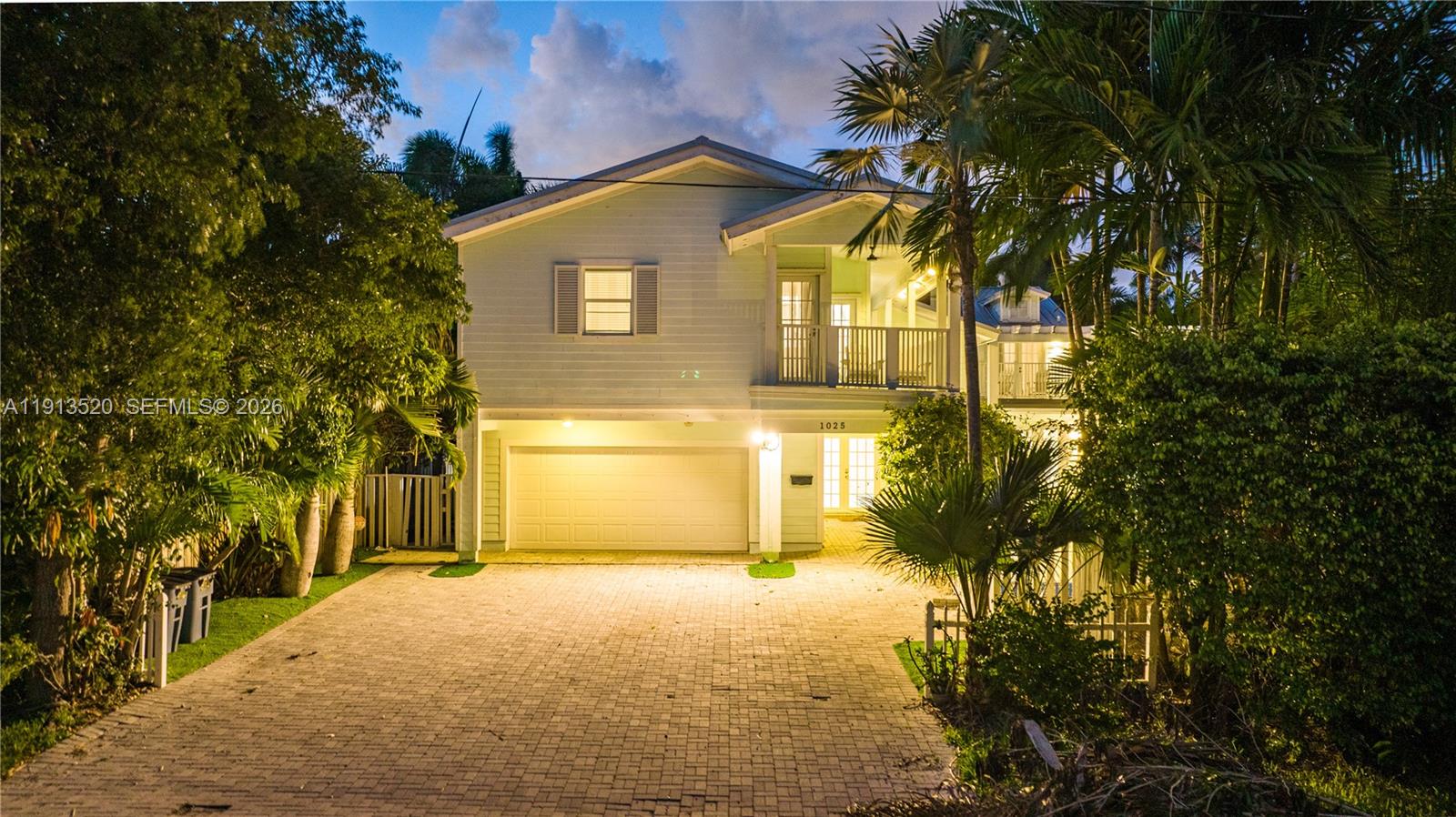 HOLLYWOOD LAKES SECTION - Residential
