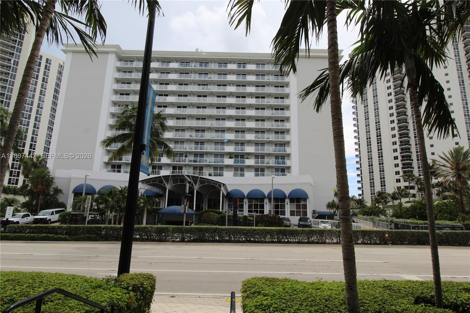 THE AVENTURA BEACH CLUB C - Residential