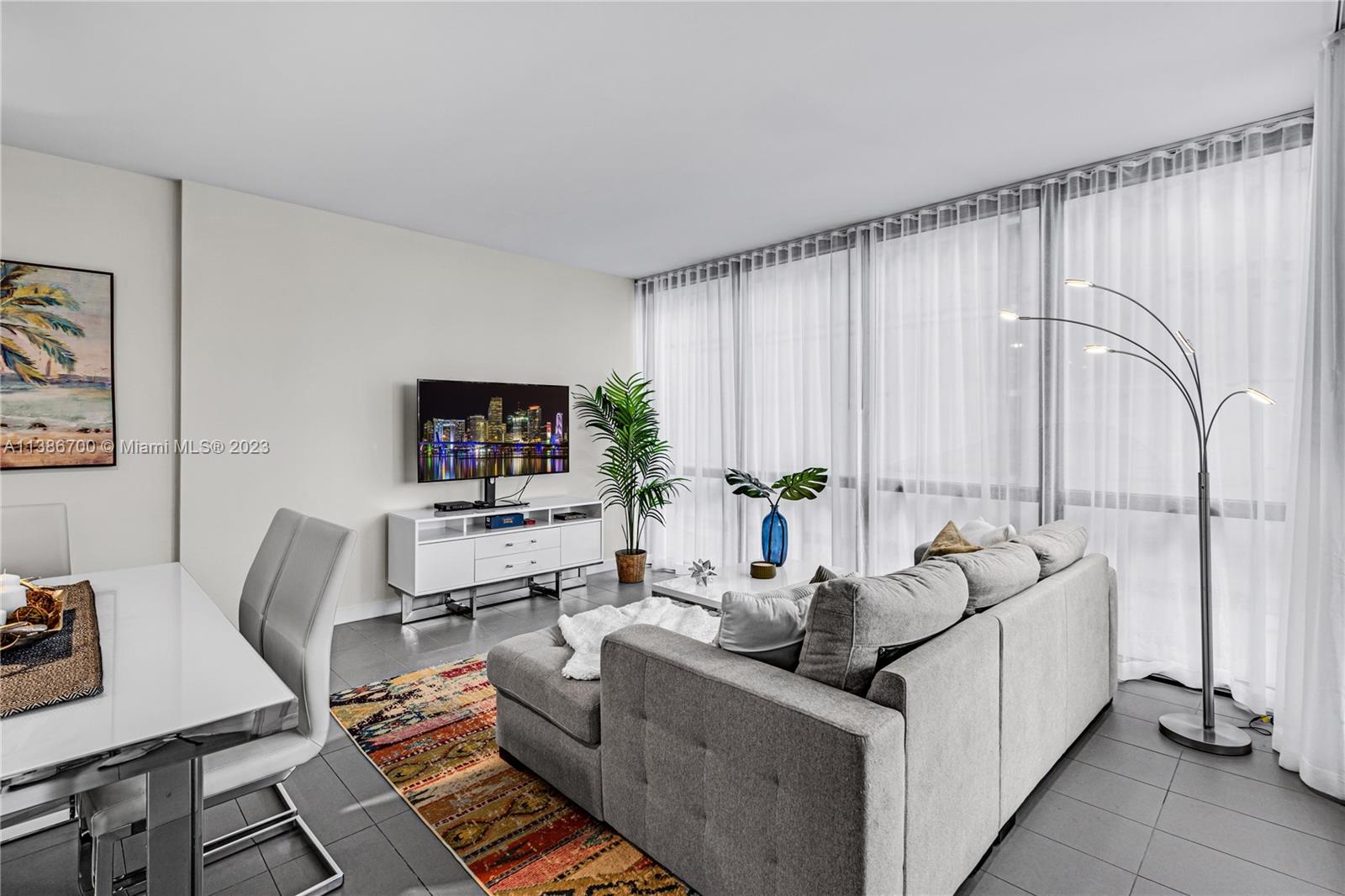 CANVAS CONDO - Residential Lease
