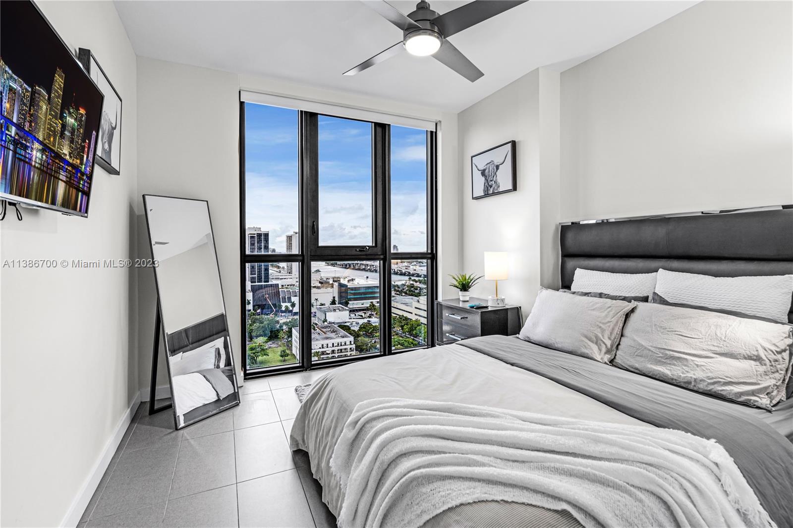 CANVAS CONDO - Residential Lease