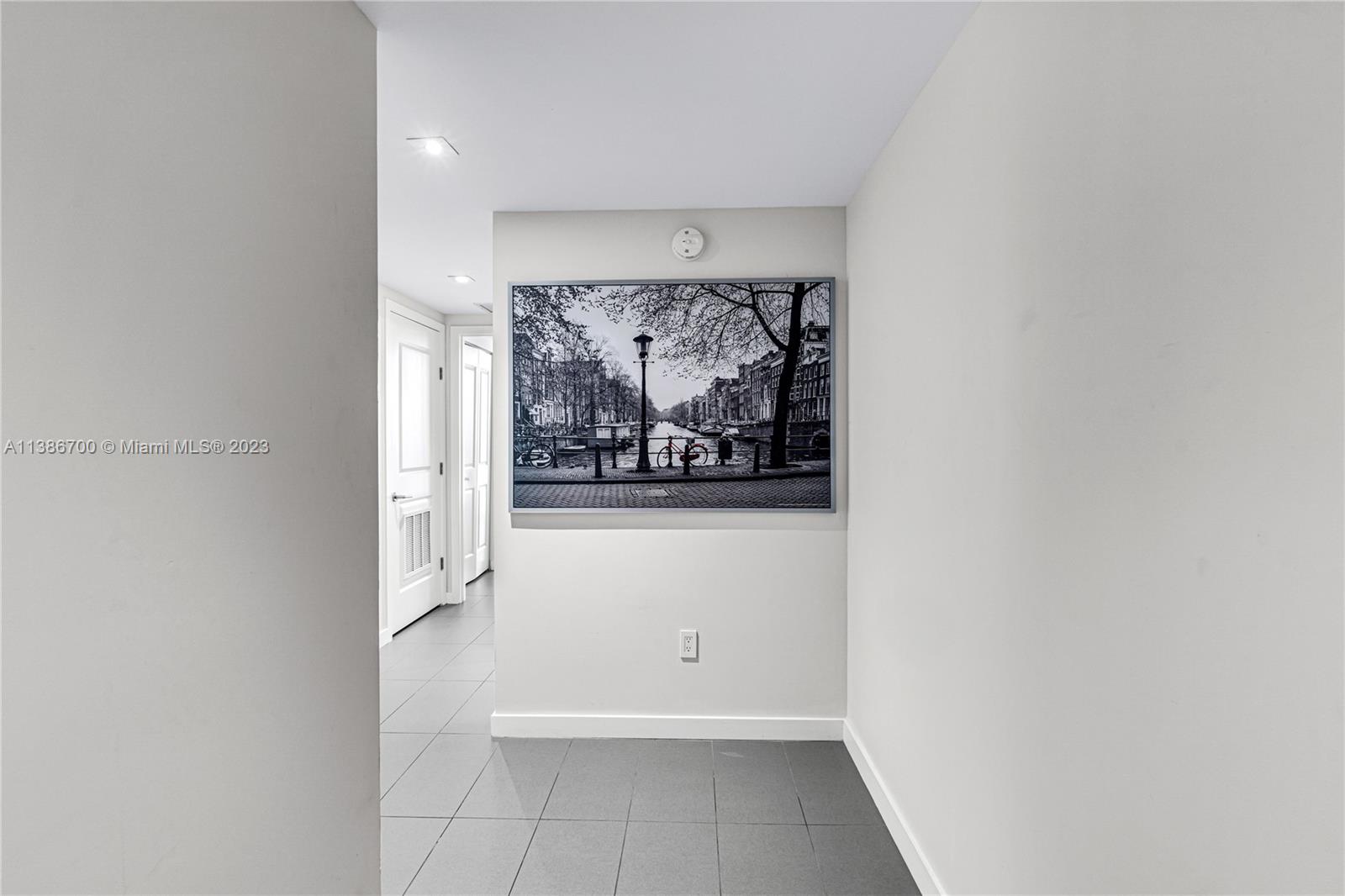 CANVAS CONDO - Residential Lease