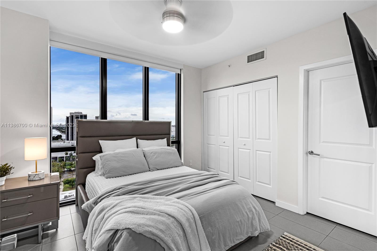 CANVAS CONDO - Residential Lease