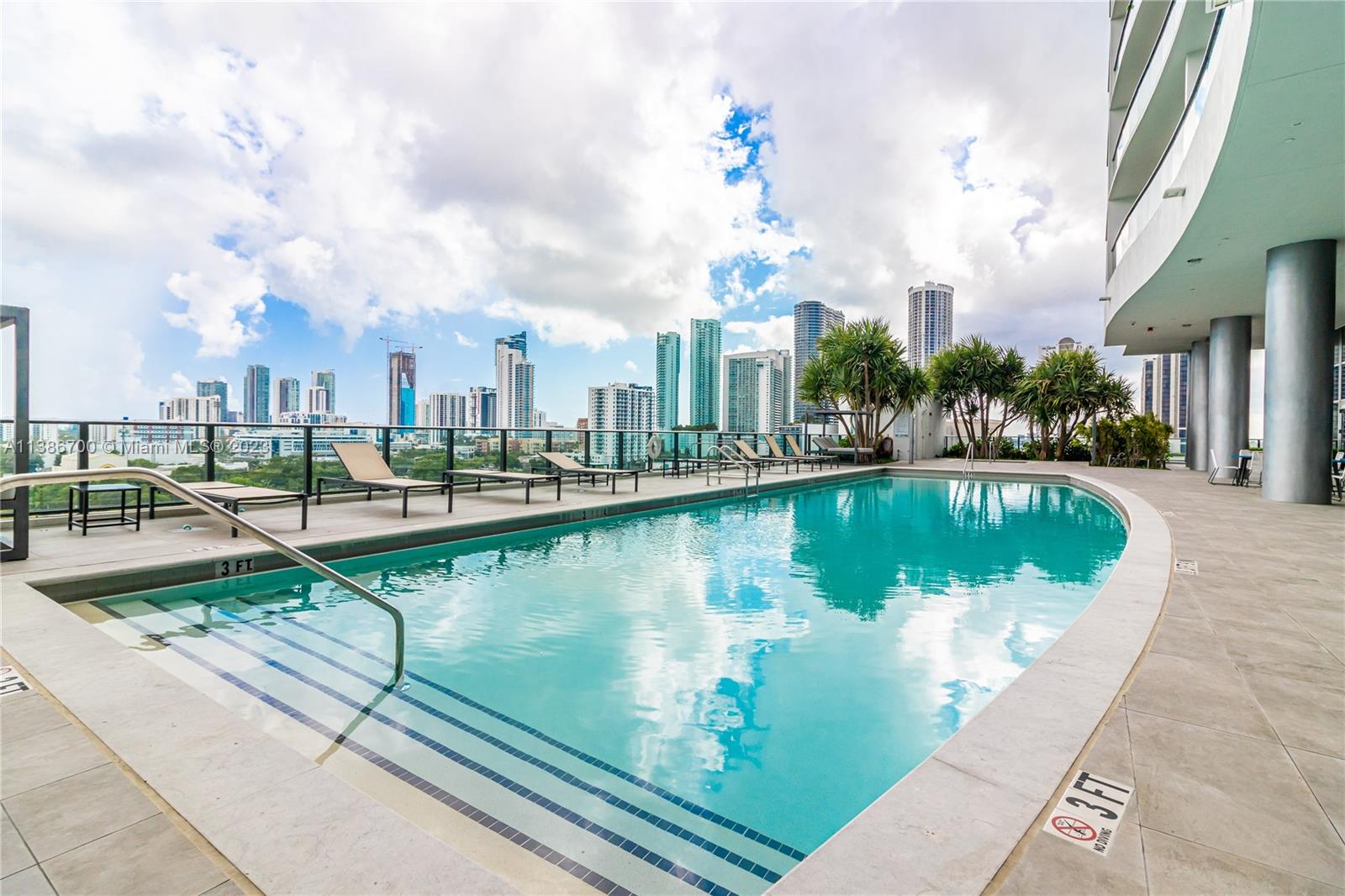 CANVAS CONDO - Residential Lease