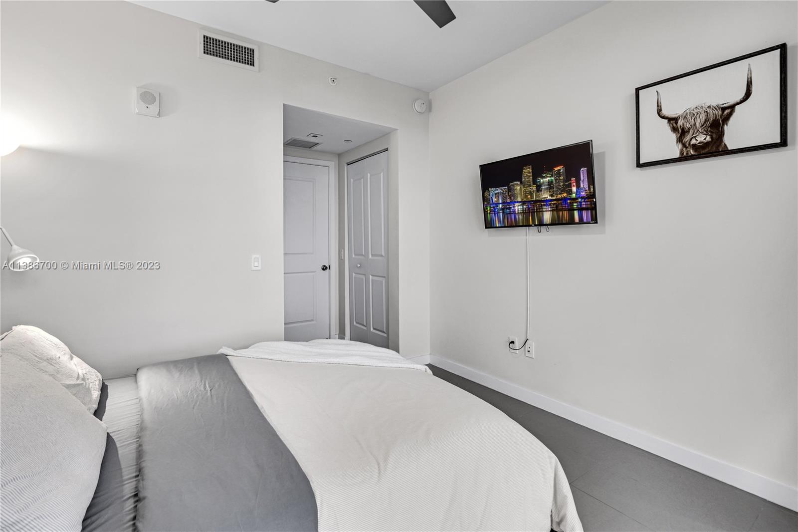 CANVAS CONDO - Residential Lease
