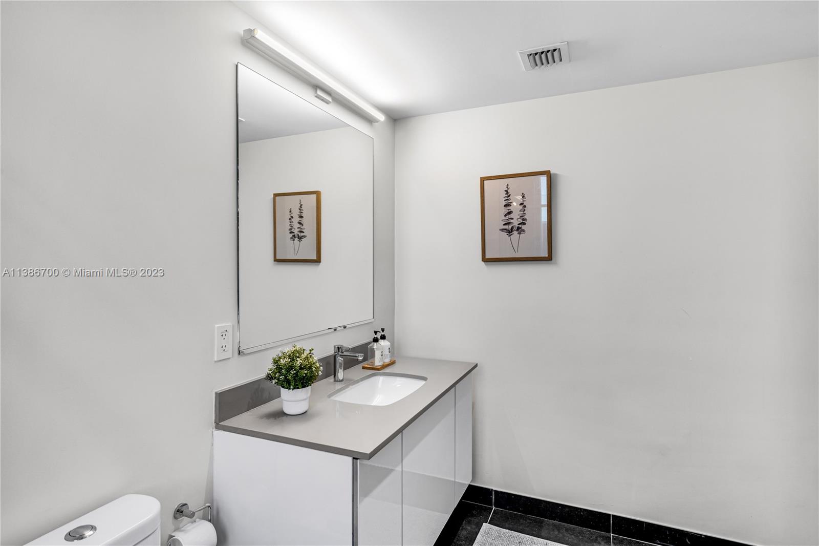 CANVAS CONDO - Residential Lease