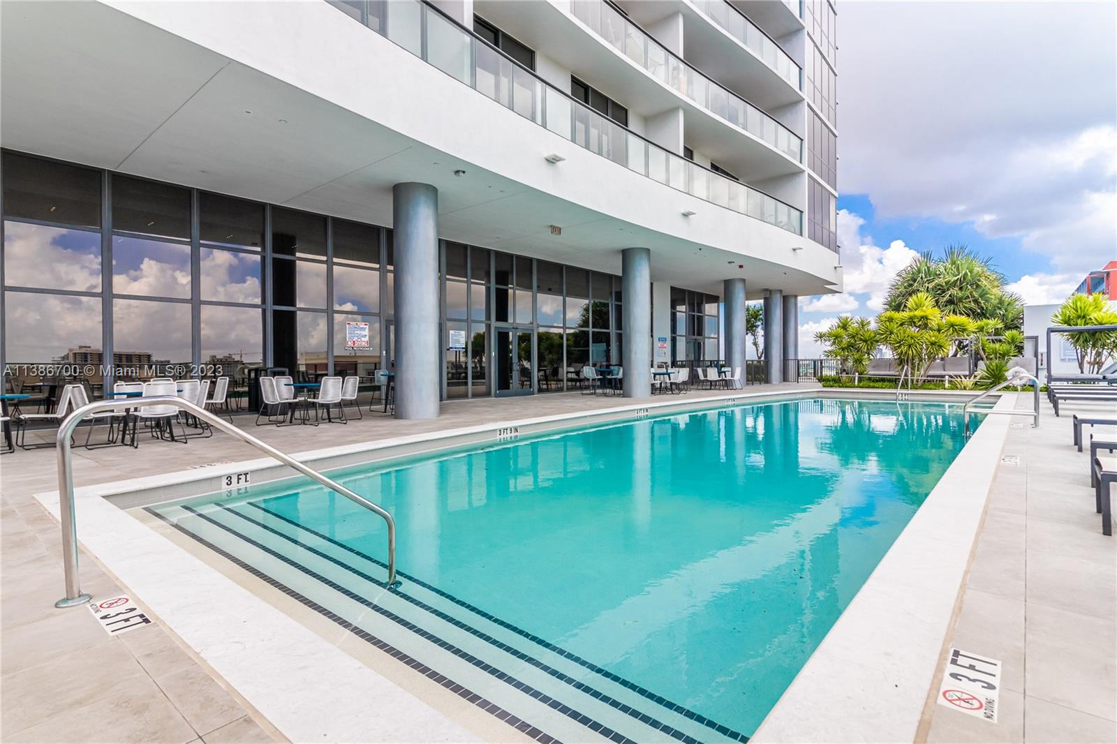 CANVAS CONDO - Residential Lease