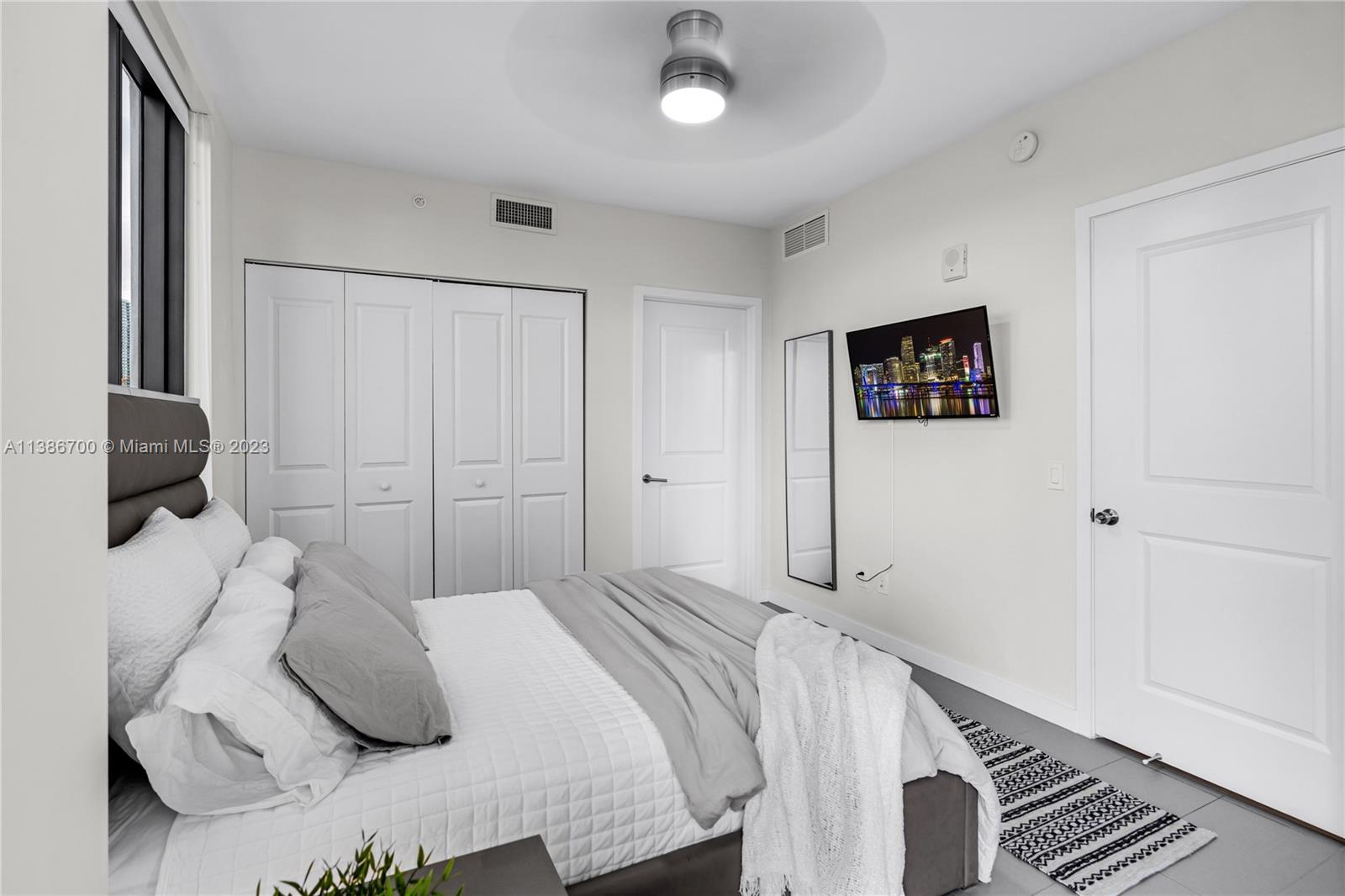 CANVAS CONDO - Residential Lease