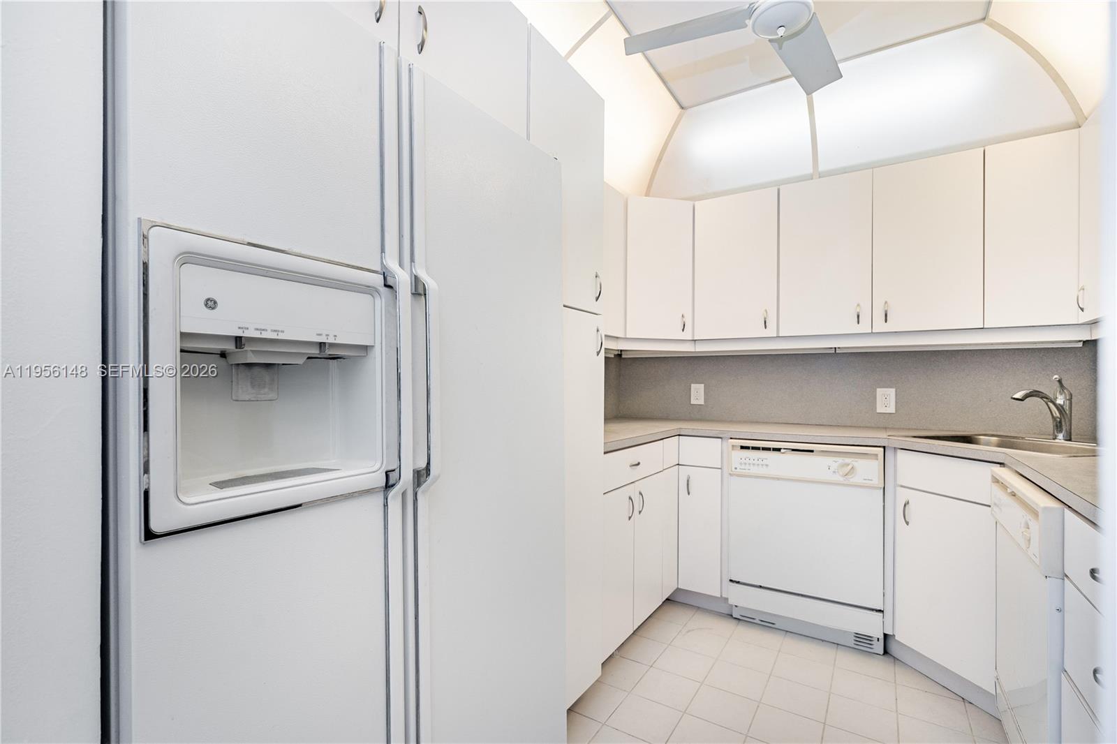 AVENTURA EL DORADO CONDO - Residential