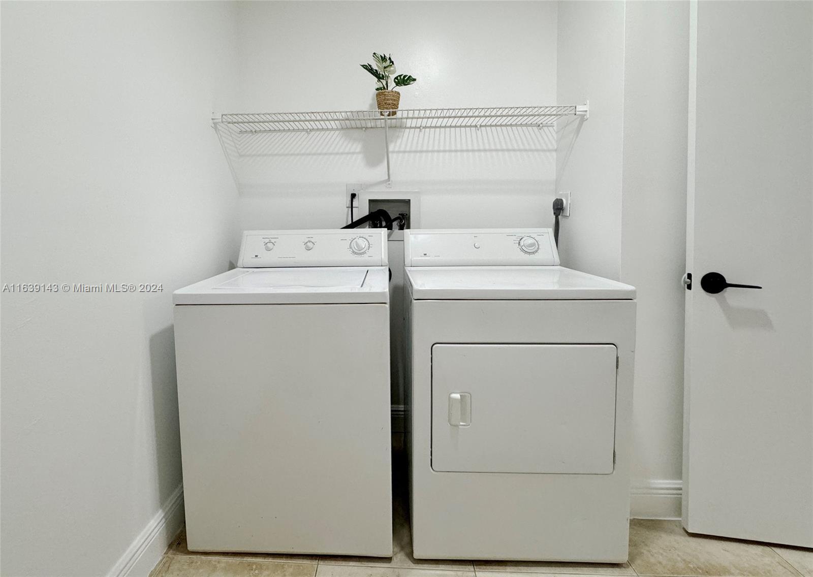 SUN VISTA GARDENS CONDO - Residential Lease